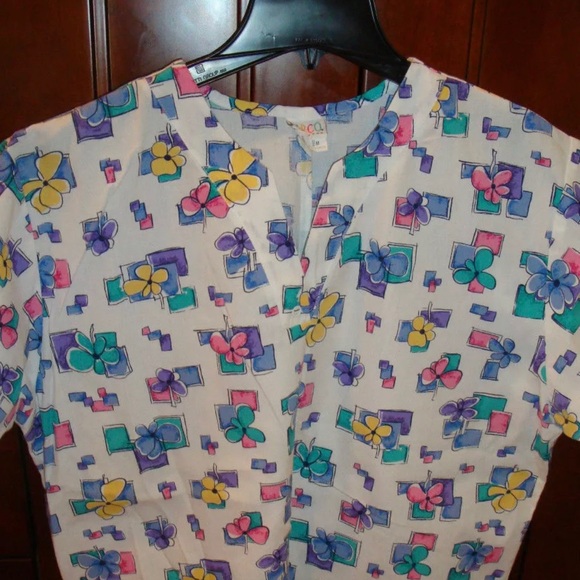 Circo Tops - Women’s V-Neck Medium Scrub